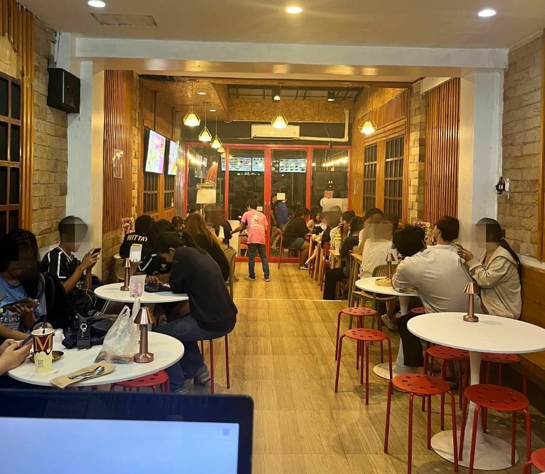 เซ้งร้านอาหร-ขนม ซอยรังสิตภิรมณ์ รังสิต ข้าง ม.กรุงเทพ คนเดินพลุกพล่านทั้งวัน